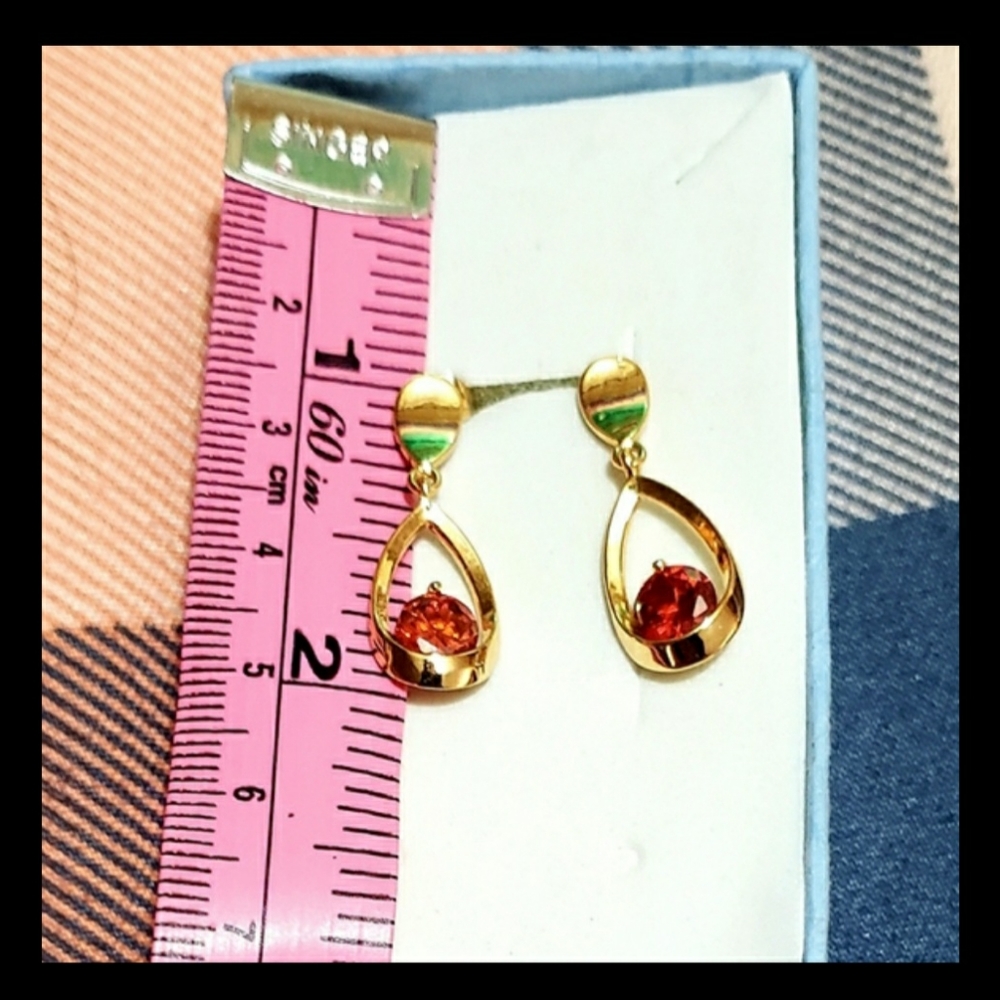 10k Solid Yg Garnet Dangle Earrings - image 3
